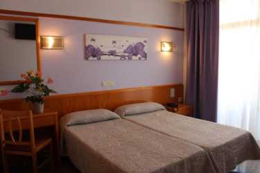 HISZPANIA: Blanes hotel *** Esplendid, Barcelona, Francja: Eurodisneyland + Paryż, Włochy Gardaland. Obóz młodzieżowy 14-19 lat